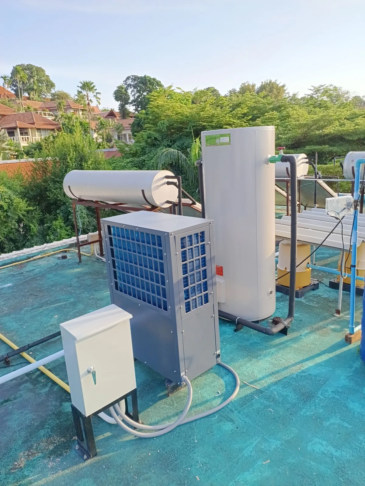 โรงแรม 4 ดาว 156 ห้อง หาดกะตะ ภูเก็ต ทยอยเปลี่ยนระบบโซลาร์เป็น Ecotech Heat Pump ทีละอาคาร — กินไฟแค่ 3 kW ต่อ 18 ห้องพัก - รูปที่ 7