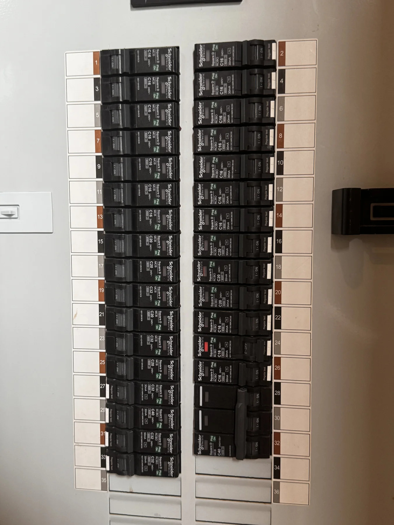 พูลวิลล่าส่วนตัว — เลือก Pool Heat Pump PHP-100 ให้สระ 3.2 × 11 เมตร - รูปที่ 4