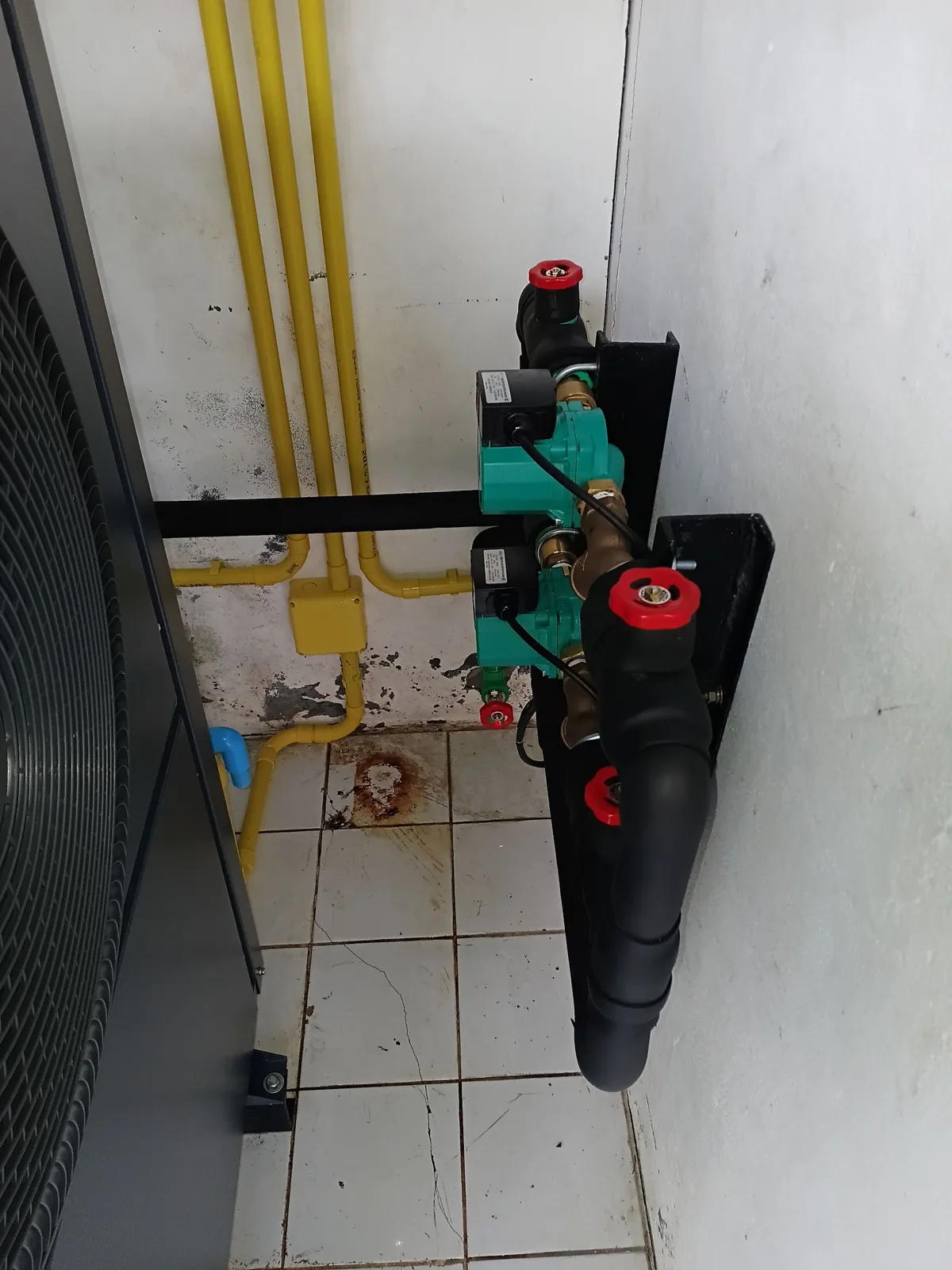 การป้องกันเชื้อลีเจียนแนลลา (Legionella) ในระบบน้ำร้อนโรงแรม: การตั้งค่าอุณหภูมิ 60°C ตามมาตรฐานสุขาภิบาลสากล