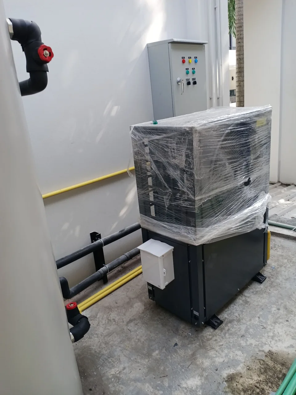 Renovate ระบบน้ำร้อนจากหม้อต้ม เป็น Ecotech Heat Pump — โรงแรม 5 ดาว หาดสุรินทร์ ภูเก็ต - รูปที่ 11