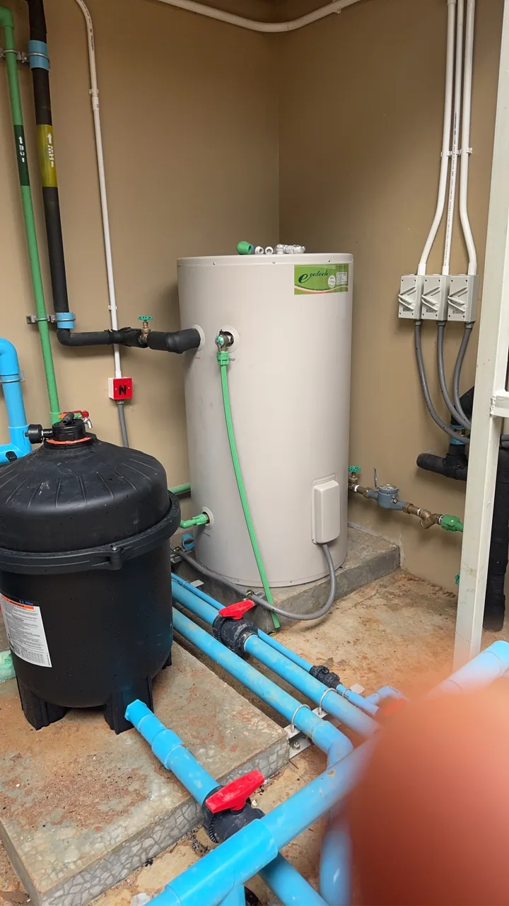 ติดตั้งเครื่องทำน้ำร้อน Ecotech 270 ลิตร — Pool Villa บ้านพักอาศัยเพื่อขาย อ.ถลาง ภูเก็ต - รูปที่ 2