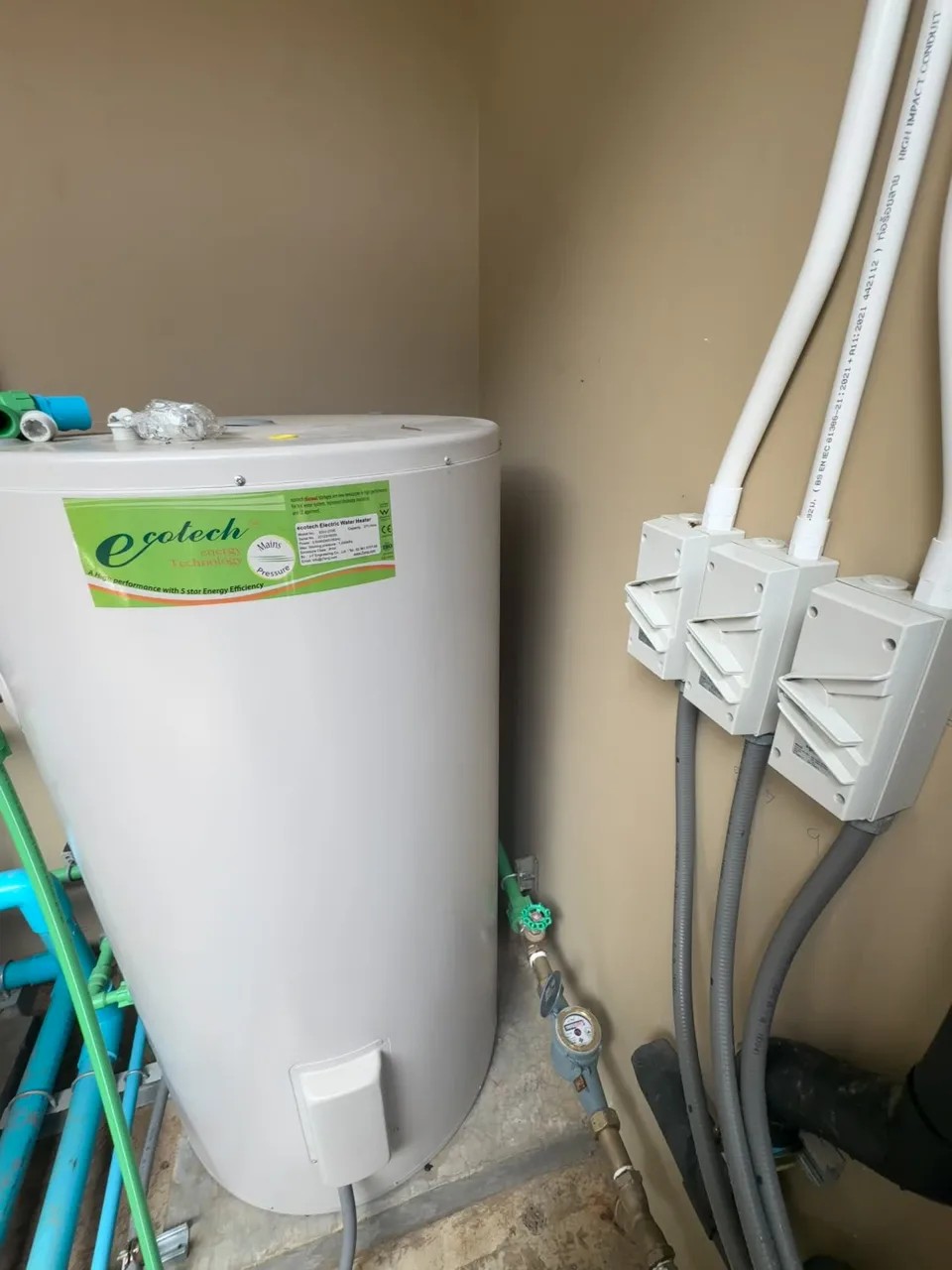 ติดตั้งเครื่องทำน้ำร้อน Ecotech 270 ลิตร — Pool Villa บ้านพักอาศัยเพื่อขาย อ.ถลาง ภูเก็ต - รูปที่ 4